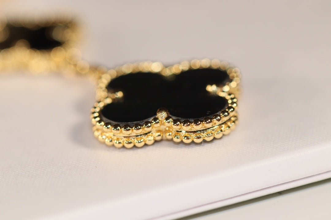 Loco CLOVER EARRINGS GOLD ONYX MOP 3 MOTIF