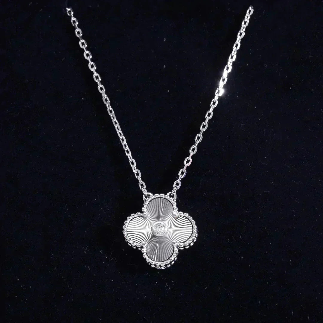 Loco CLOVER  15MM DIAMOND LASER NECKLACE SILVER