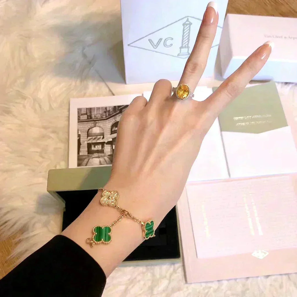 [Loco ]New  CLOVER 5 MOTIF MALACHITE BRACELET COLLECTION