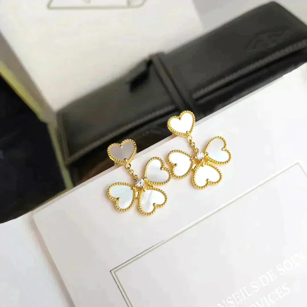 Loco CLOVER SWEET WHITE MOP EARRINGS