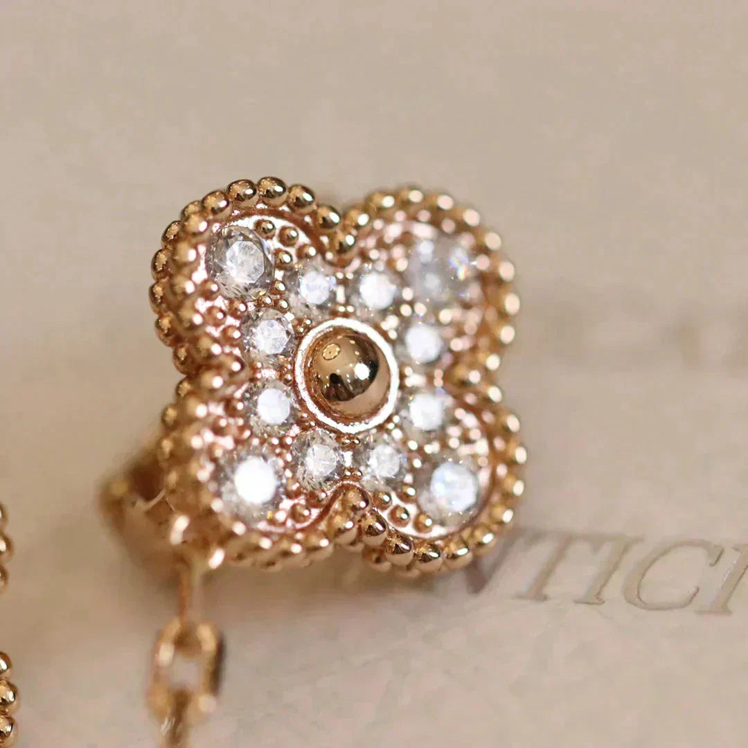 Loco CLOVER MEDIUM 1 MOTIFS FUll DIAMOND EARRINGS