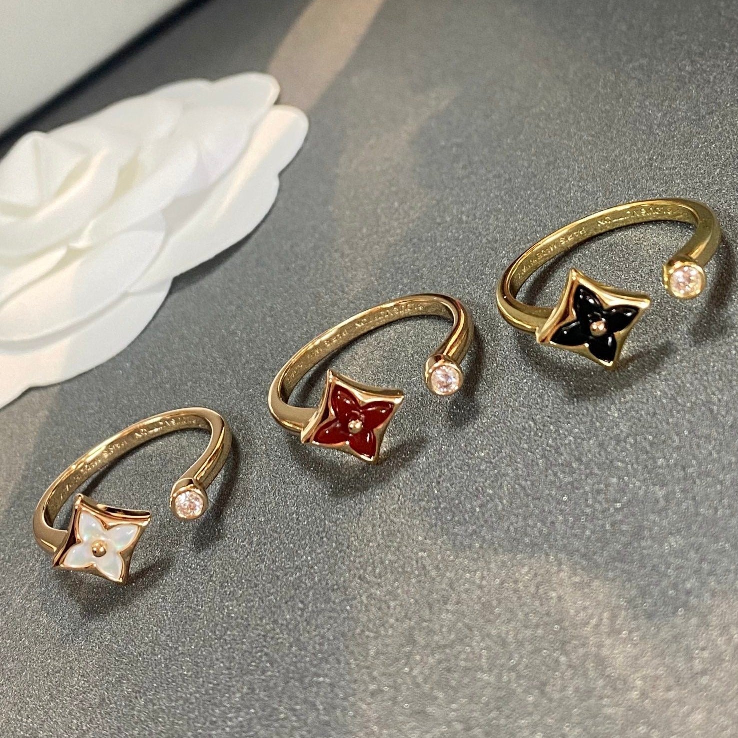 Loco STAR 1 DIAMOND OPEN RING