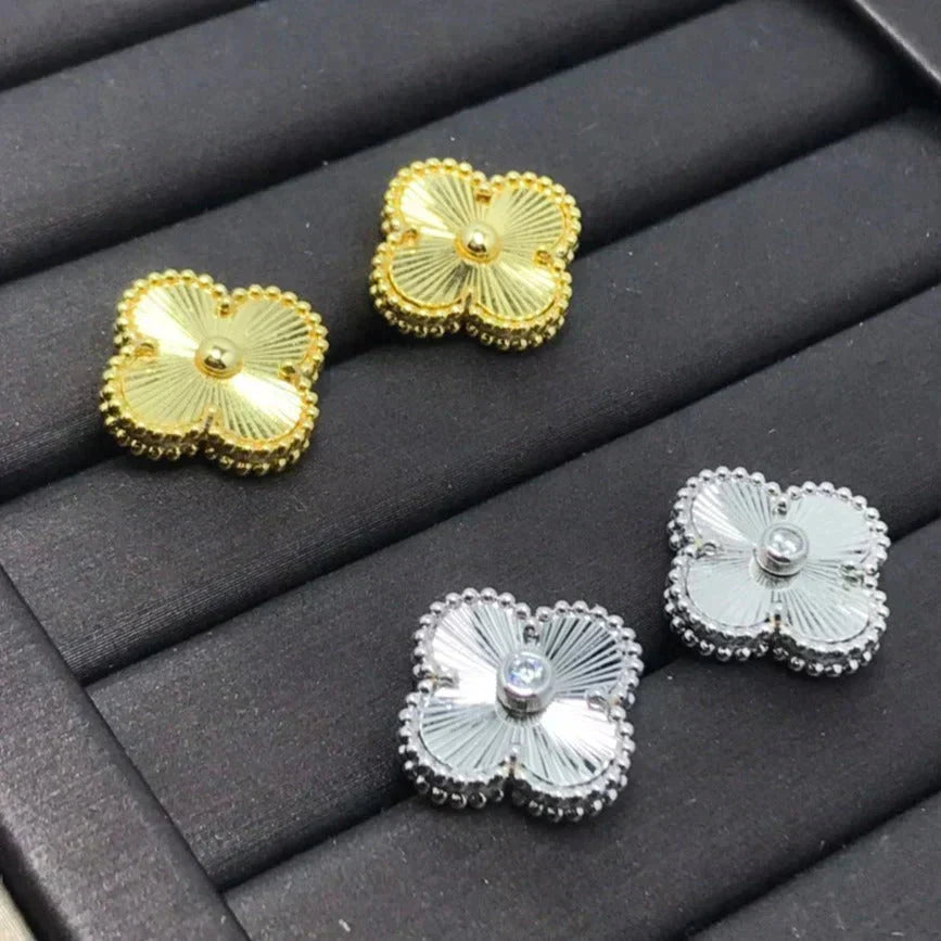 Loco CLOVER MINI 9.5MM LASER EARRINGS