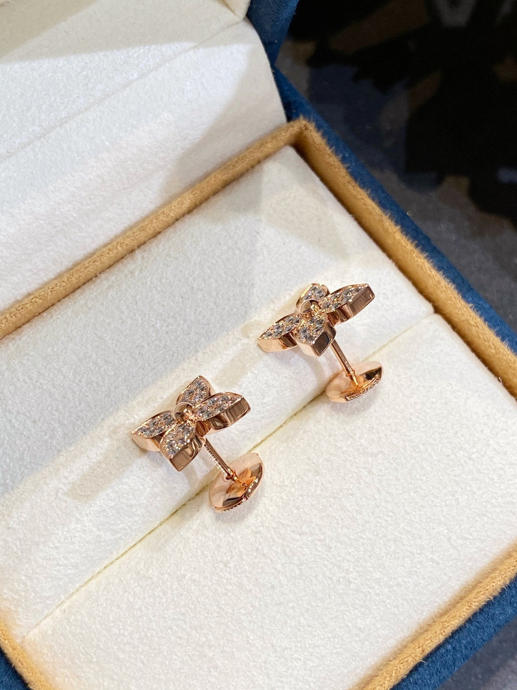 Loco STAR DIAMOND EARRINGS