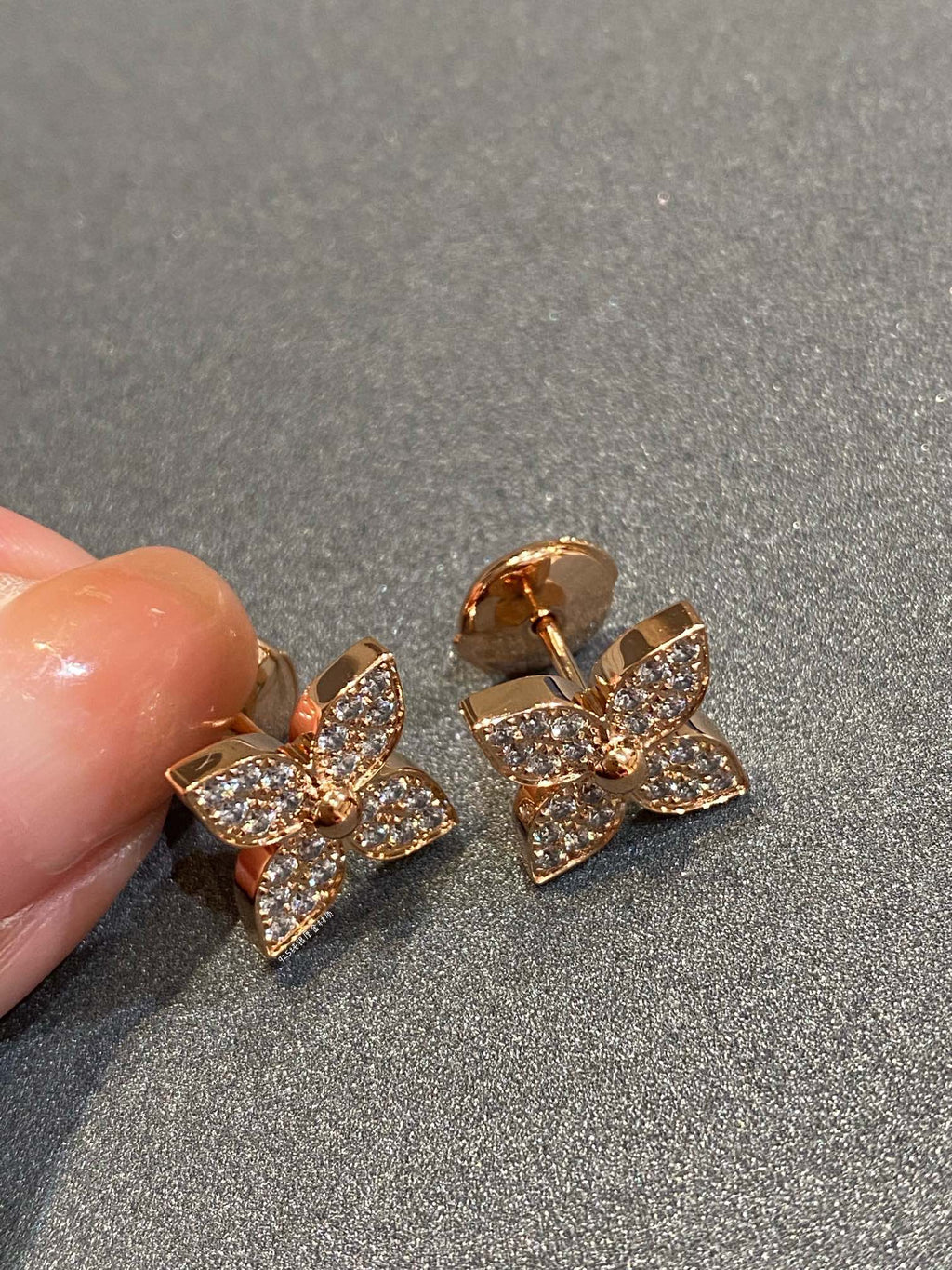 Loco STAR DIAMOND EARRINGS