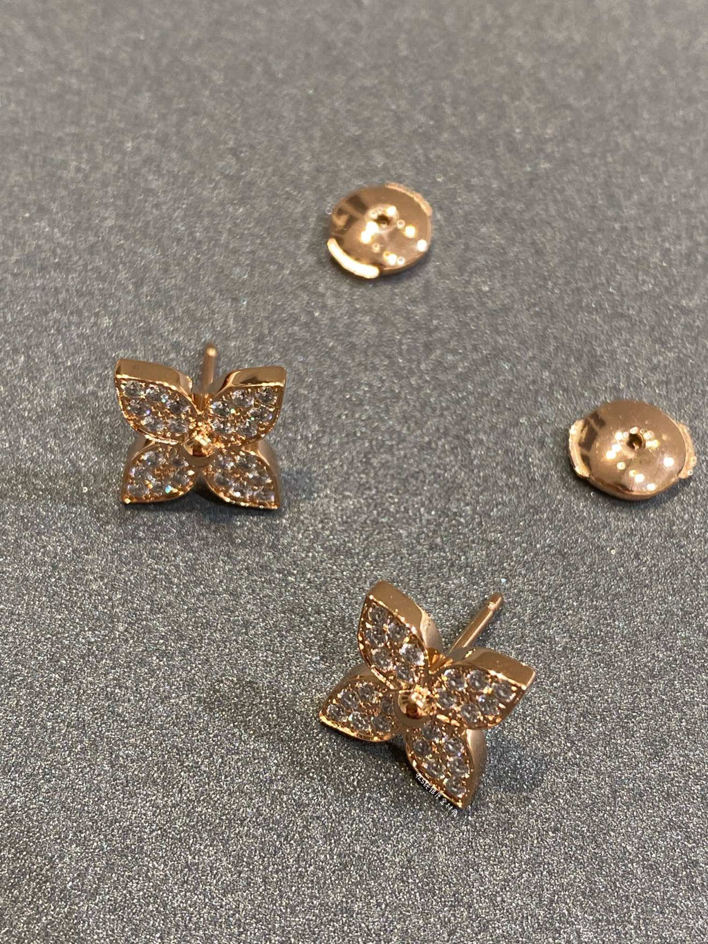 Loco STAR DIAMOND EARRINGS
