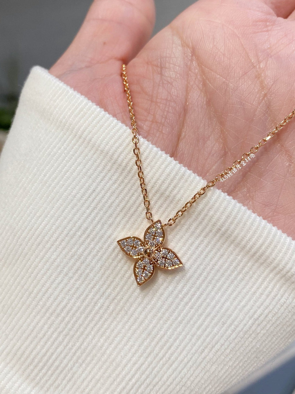 Loco STAR DIAMOND NECKALCE