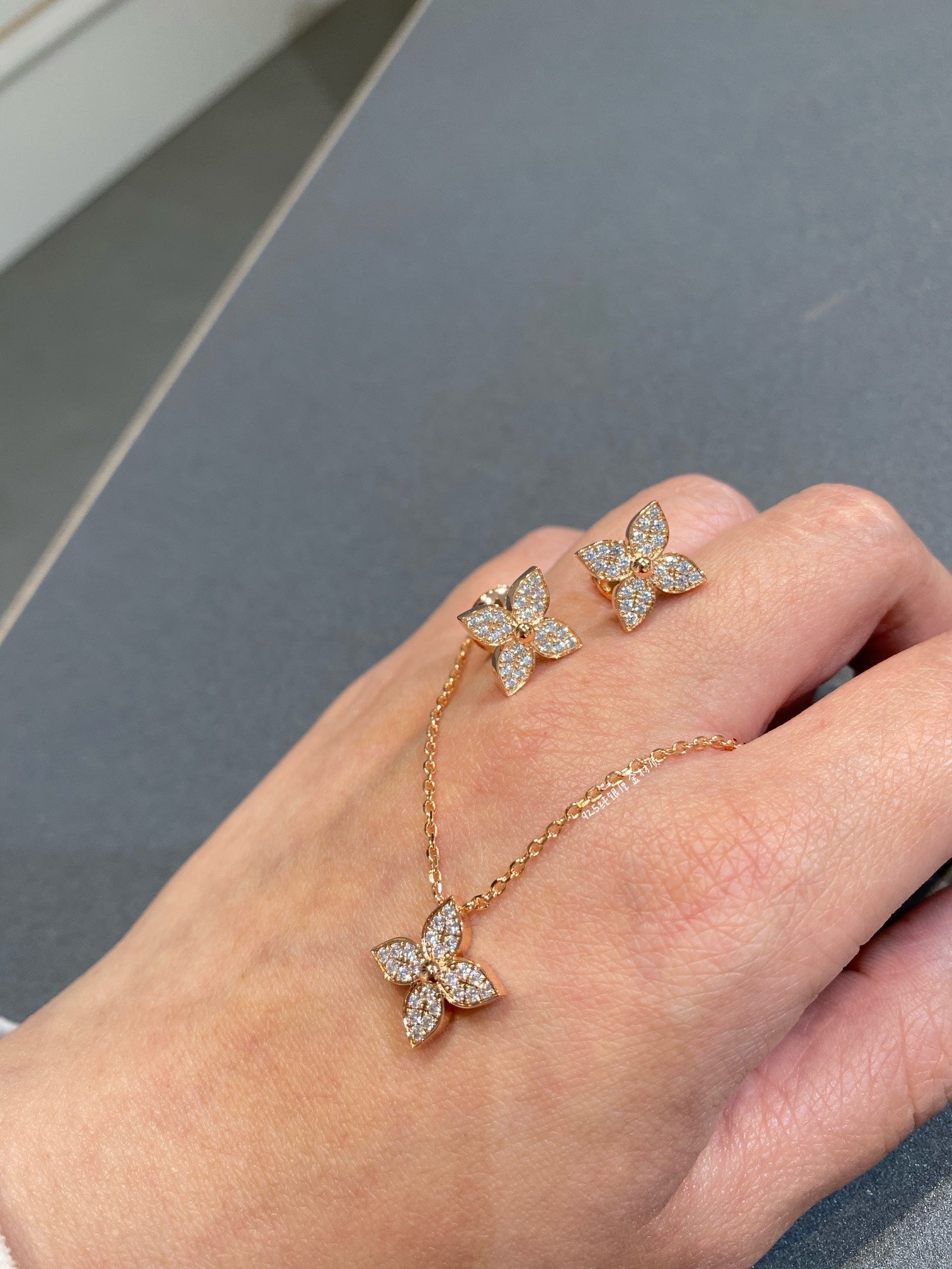 Loco STAR DIAMOND NECKALCE