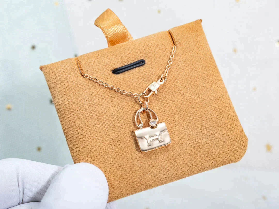 Loco AMULETTE PEDANT ROSE GOLD NECKLACE
