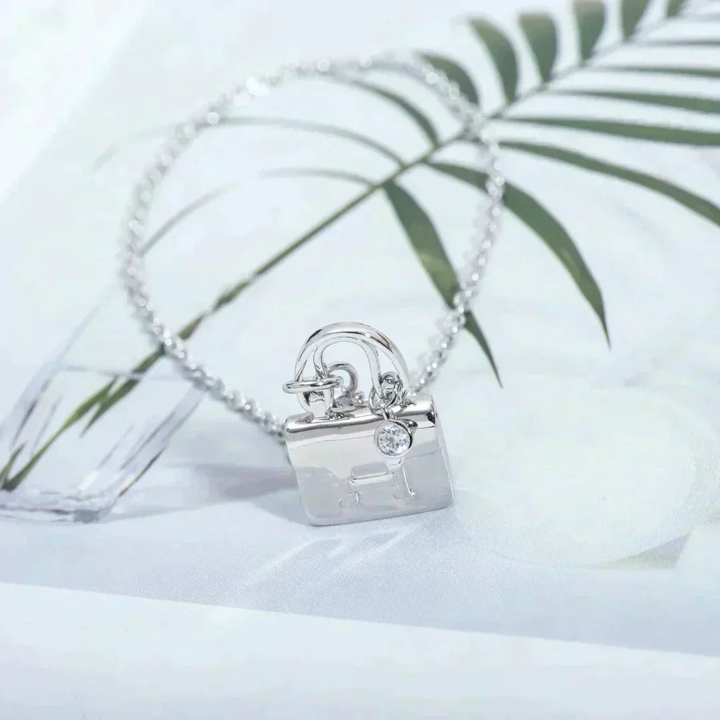 Loco AMULETTE PEDANT SILVER NECKLACE