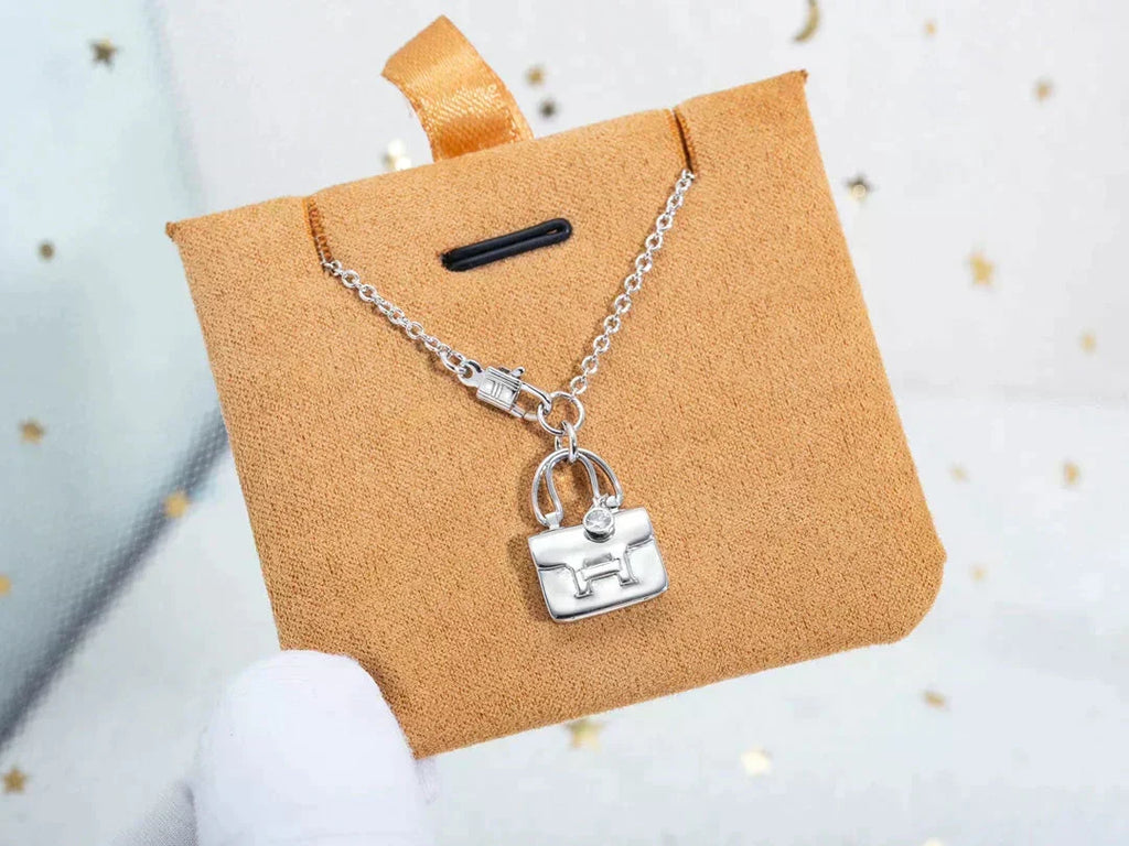 Loco AMULETTE PEDANT SILVER NECKLACE