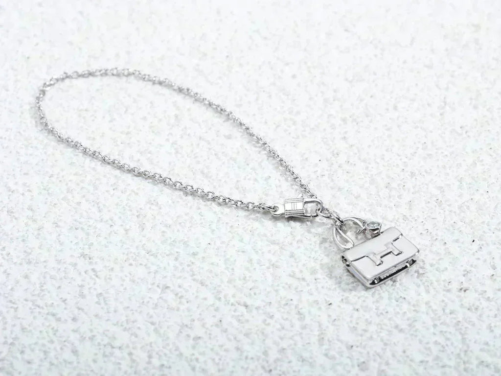 Loco AMULETTE PEDANT SILVER NECKLACE
