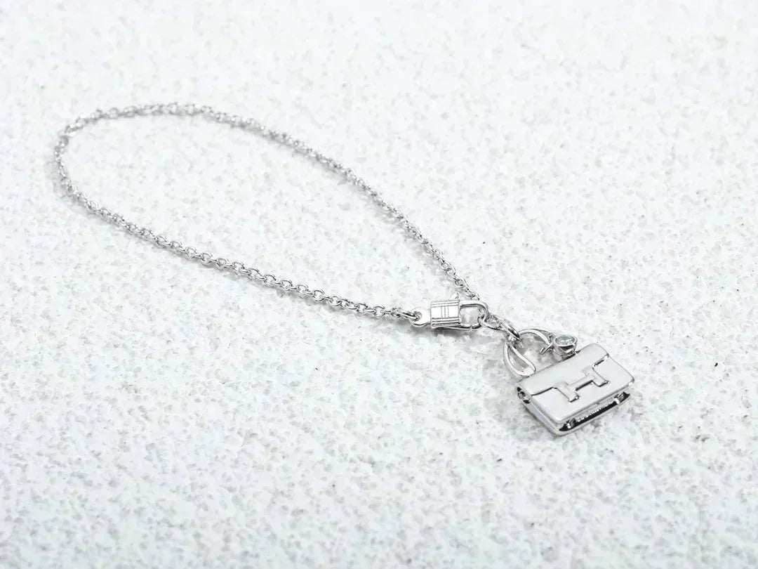 Loco AMULETTE PEDANT SILVER NECKLACE