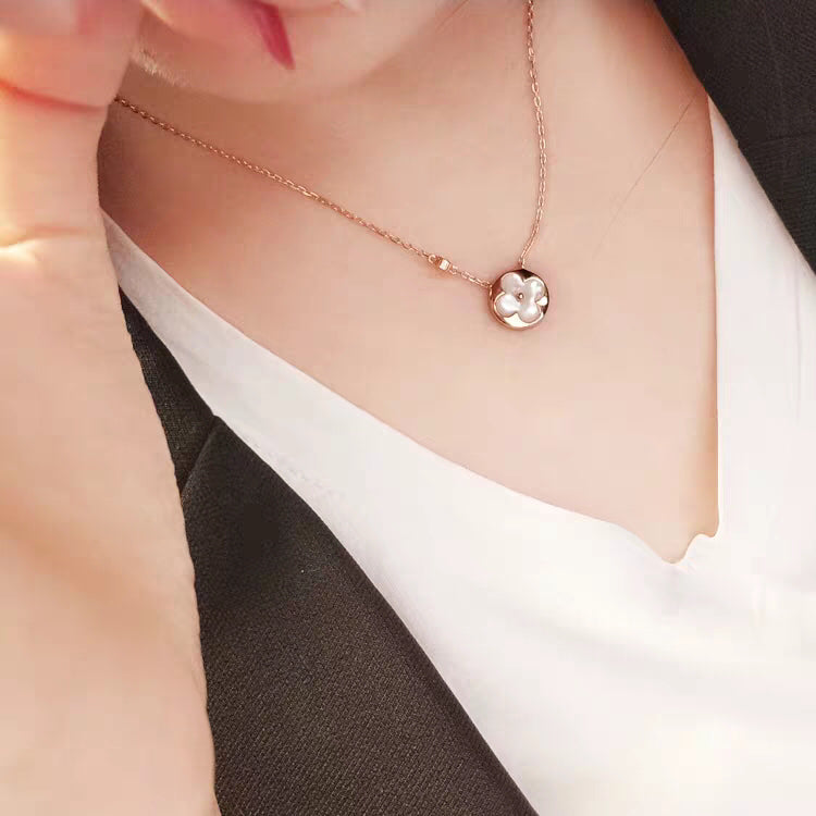 Loco SUN MOP GOLD 1 DIAMOND NECKLACE