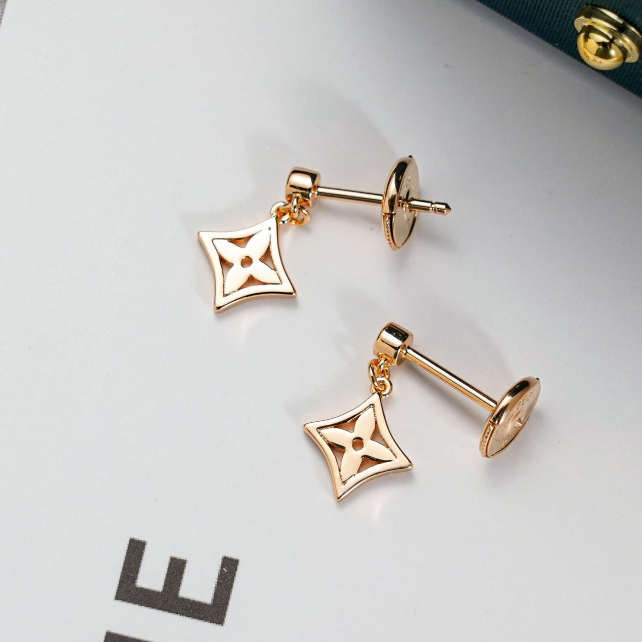 Loco STAR EARRINGS GOLD