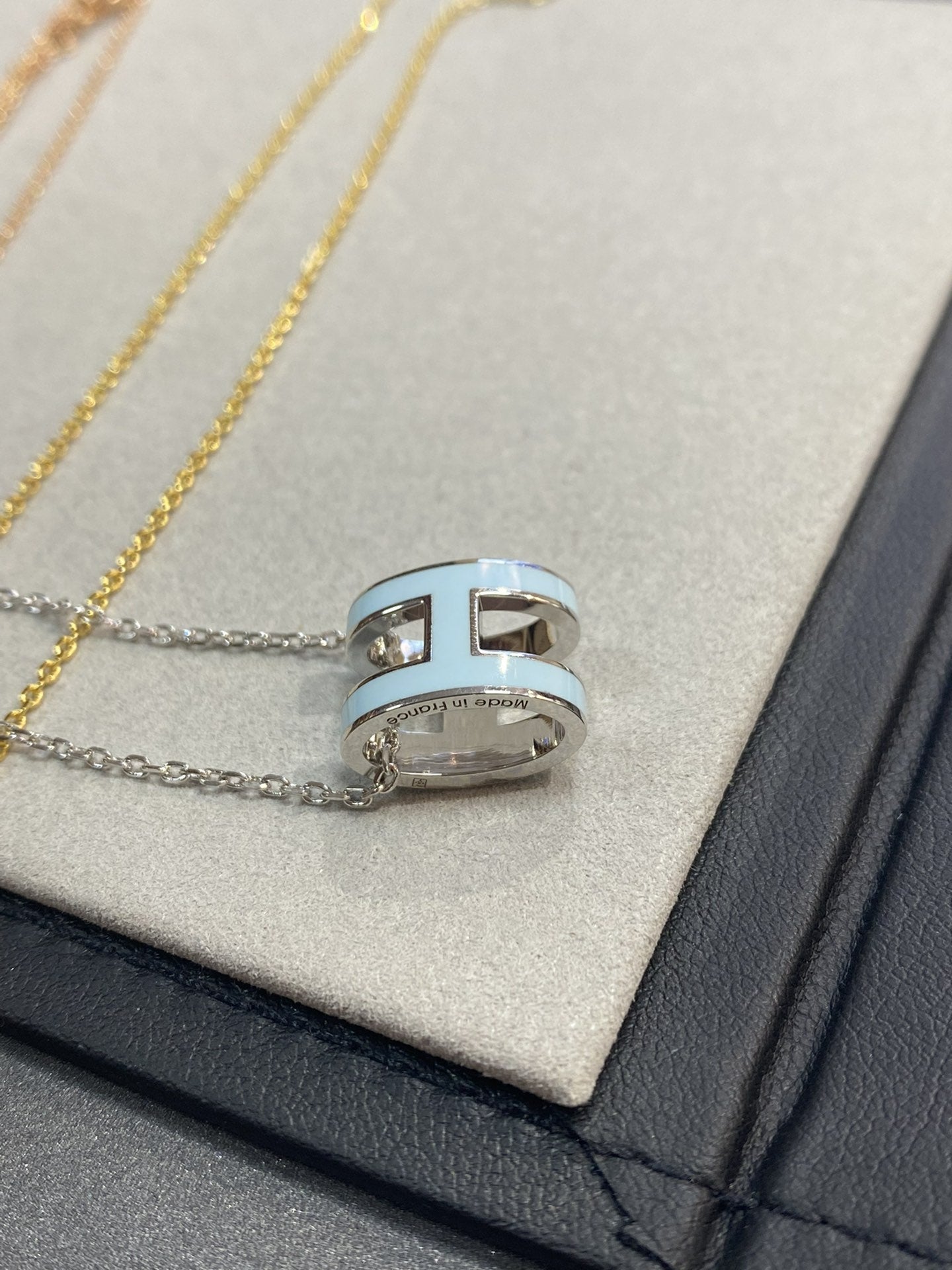 Loco POP H LIGHT BLUE NECKLACE