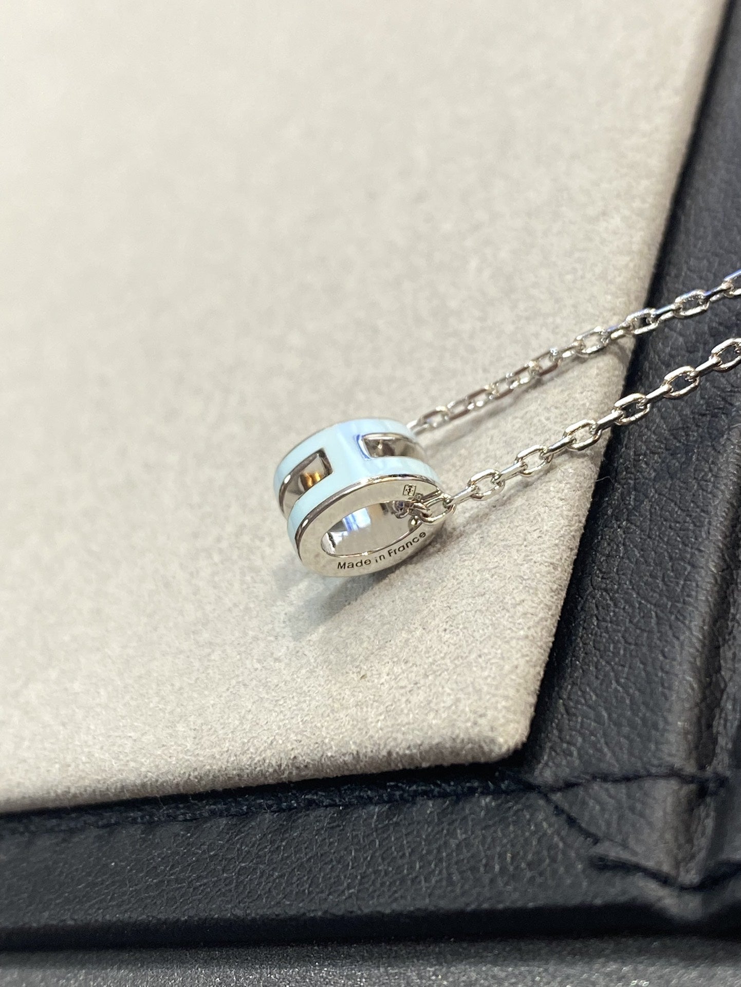 Loco POP H LIGHT BLUE NECKLACE