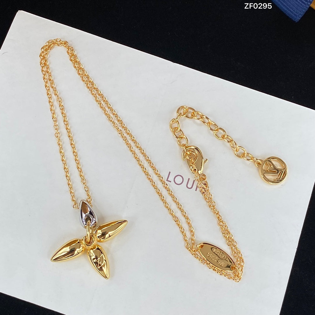 Loco LOUISETTE PEDANT GOLD NECKLACE