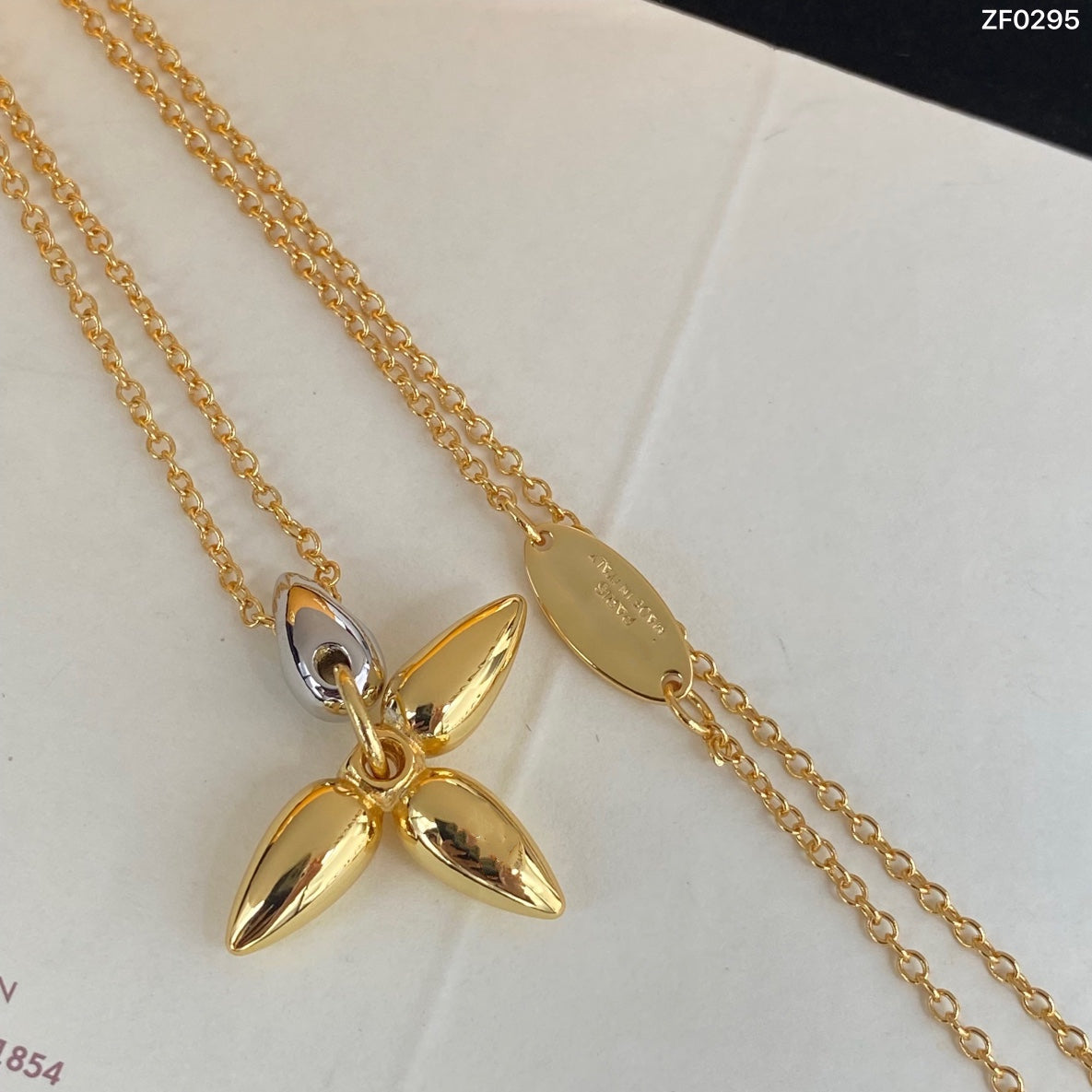 Loco LOUISETTE PEDANT GOLD NECKLACE