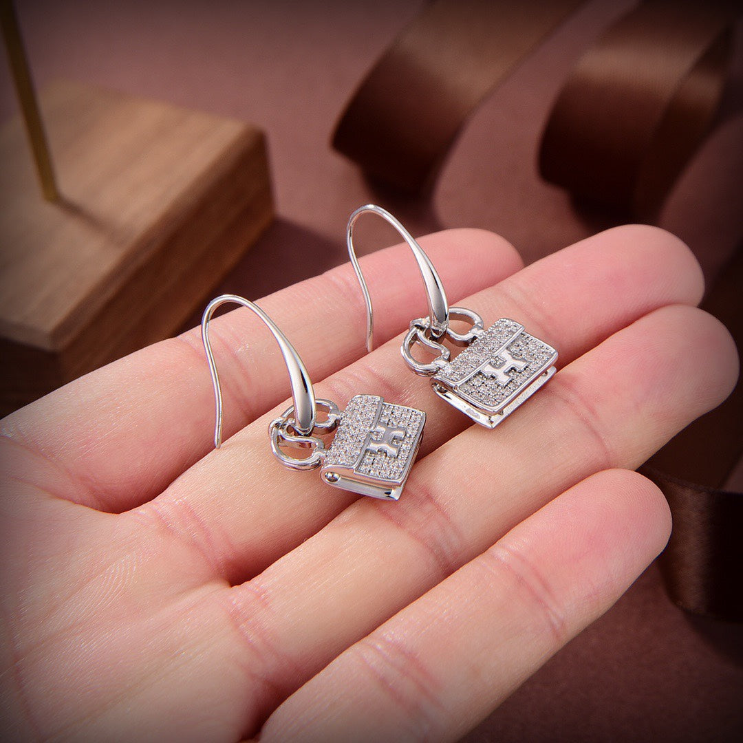 Loco KELLY DIAMOND EARRINGS