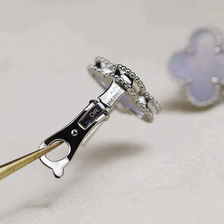 Loco CLOVER MEDIUM 1 MOTIFS  WHITE MOP EARRINGS SILVER