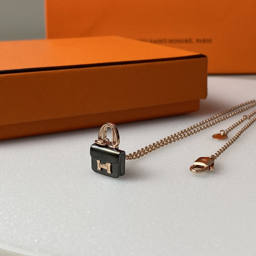 Loco CONSTANCE BLACK PEDANT PINK GOLD NECKLACE
