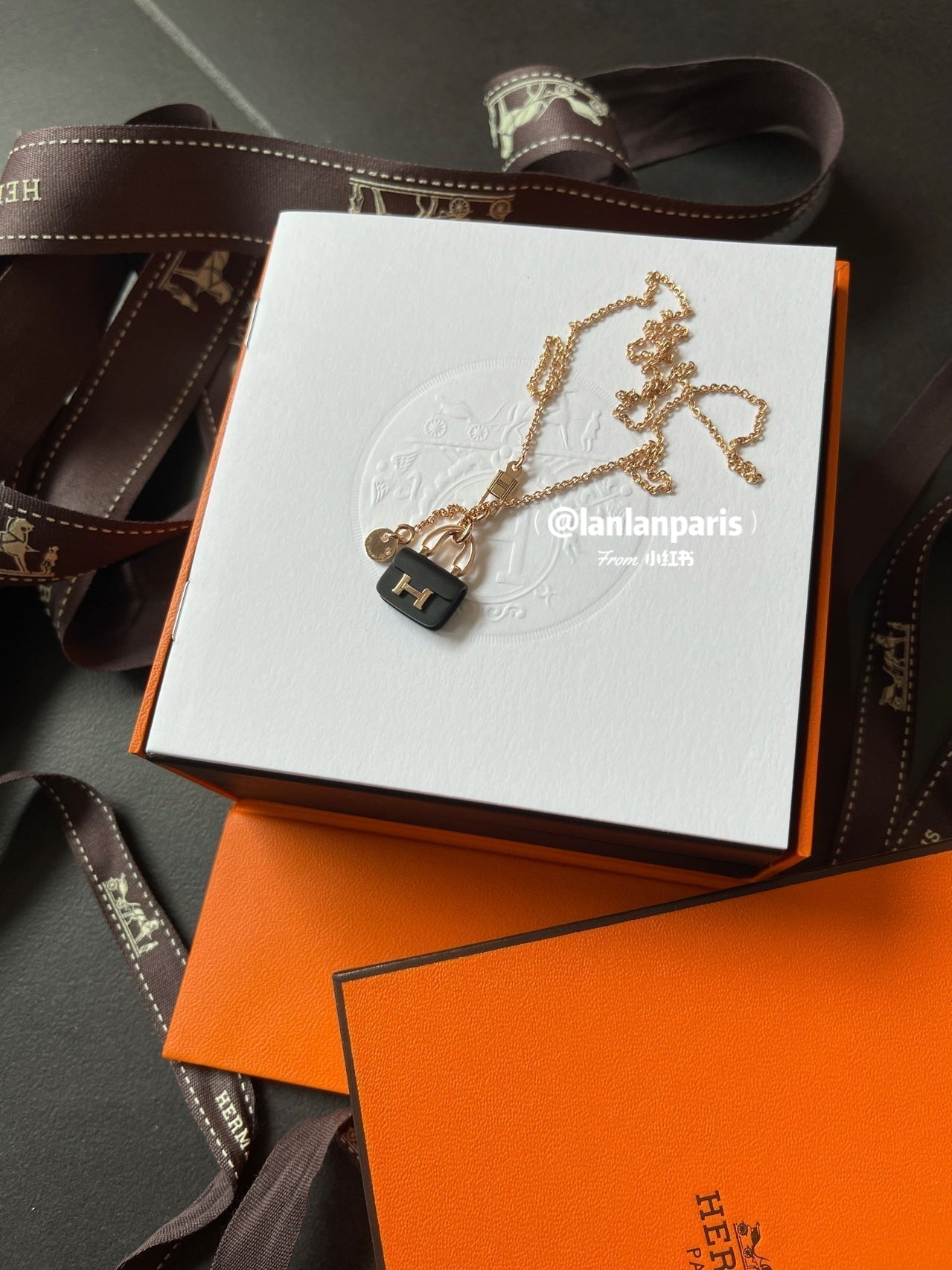 Loco CONSTANCE BLACK PEDANT PINK GOLD NECKLACE