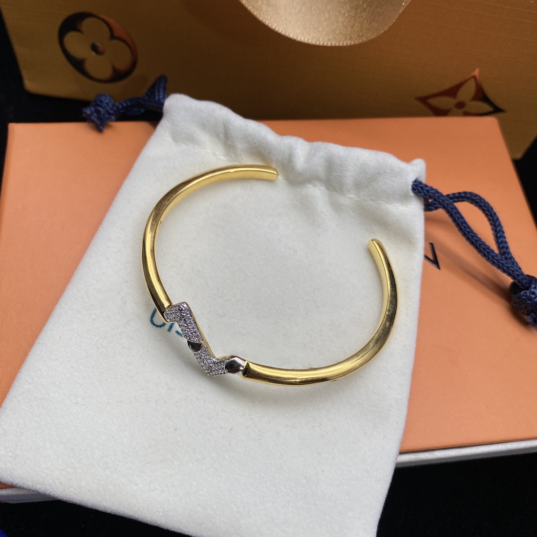 Loco VOLTE UPSITE DOWN DIAMOND GOLD OPEN BRACELET