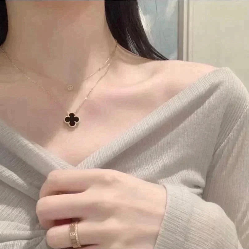 Loco CLOVER 15MM BLACK ONYX SINGLE FLOWER NECKLACE