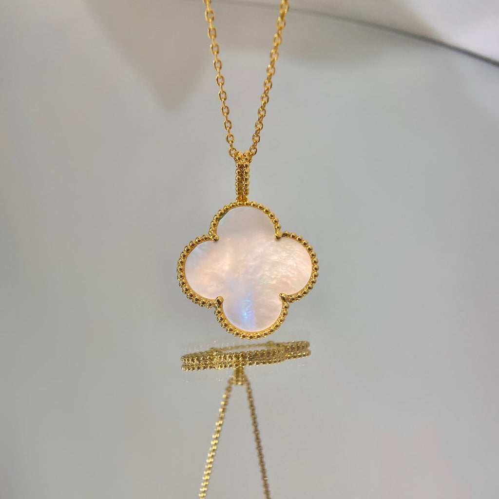 Loco CLOVER 25MM MOP LARGE PENDANT NECKLACE
