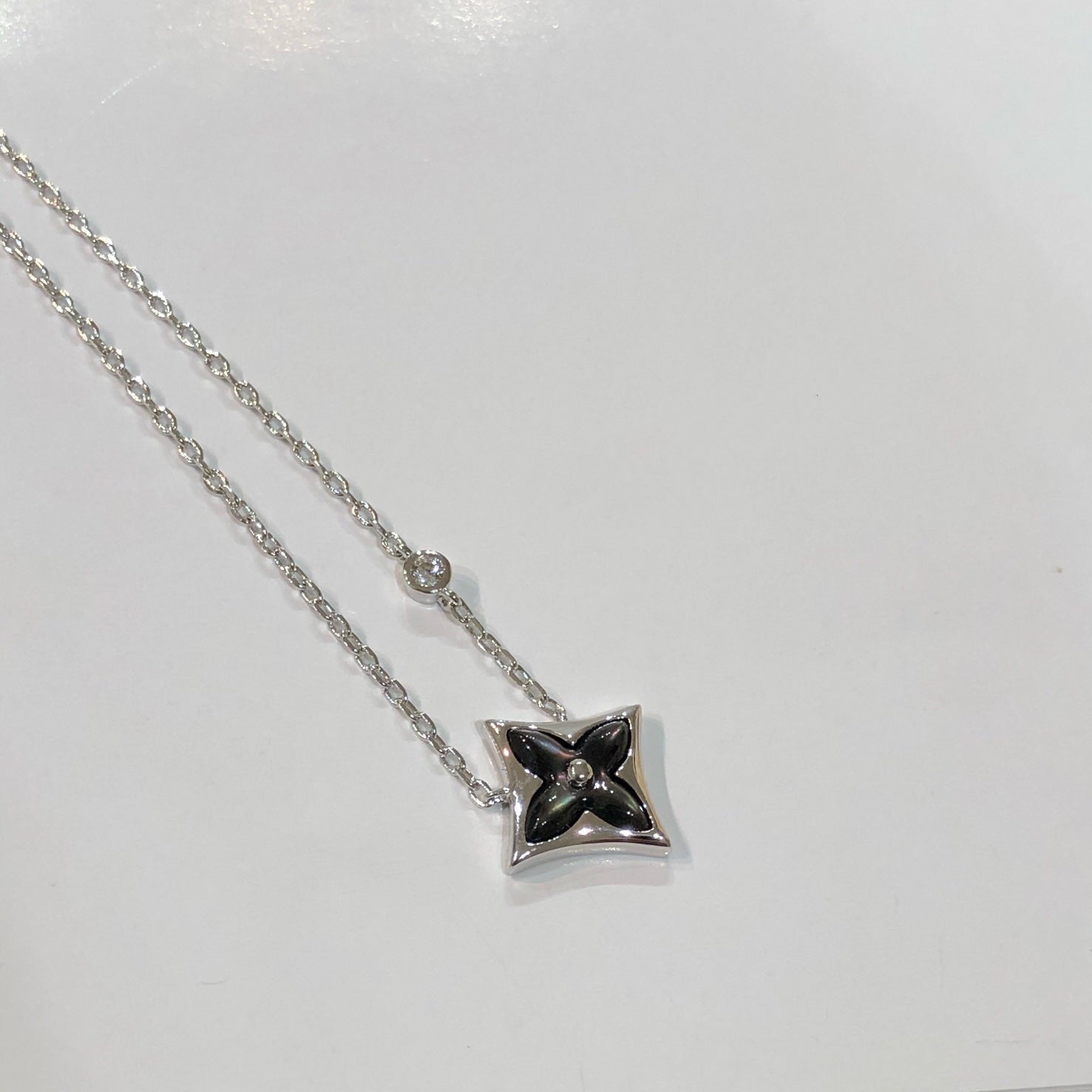 Loco STAR BLACK MOP NECKLACE