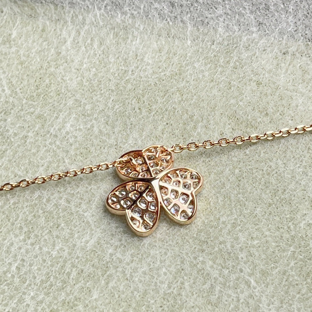 Loco FLOWER DIAMOND NECKLACE