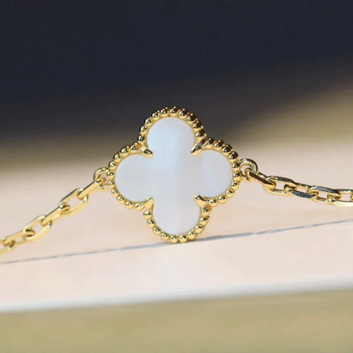 Loco CLOVER 20 MOTIFS WHITE MOP NECKLACE