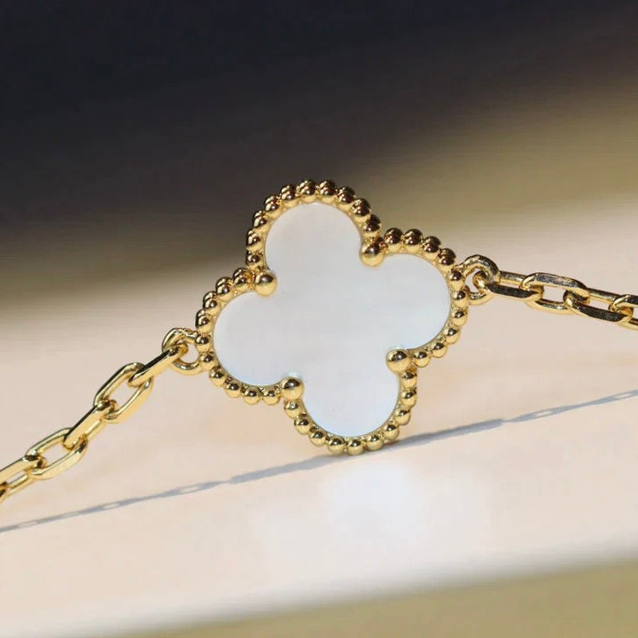 Loco CLOVER 20 MOTIFS WHITE MOP NECKLACE