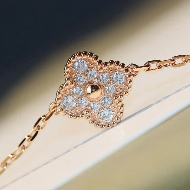 Loco CLOVER 20 MOTIFS LASER DIAMOND NECKLACE