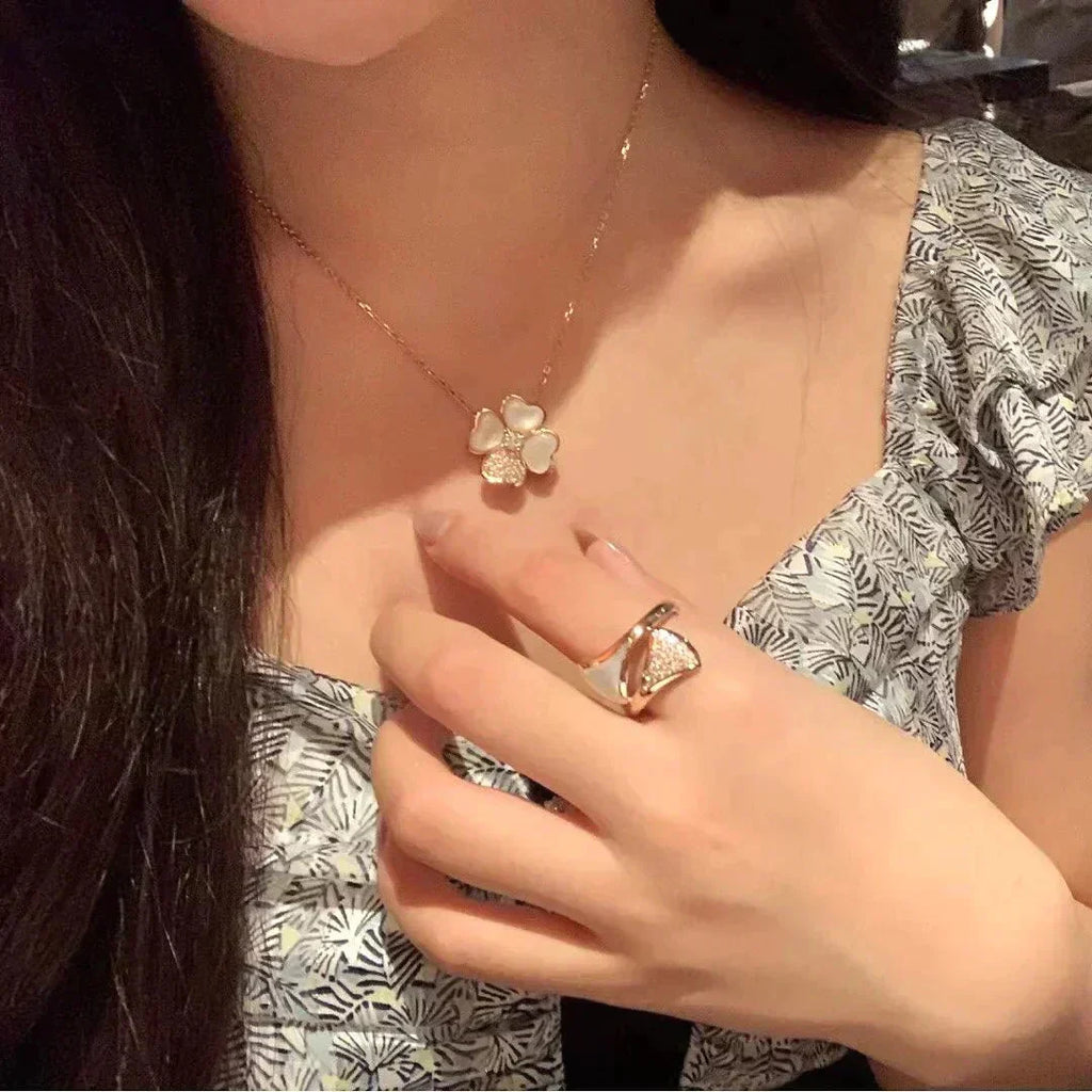 Loco CLOVER MOP DIAMOND ROSE GOLD NECKLACE