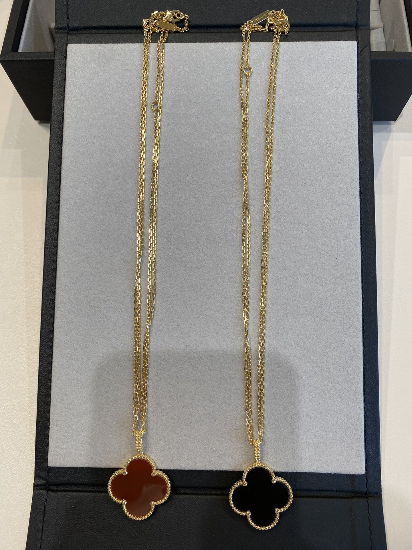Loco CLOVER 25MM NECKLACE GOLD CARNELIAN