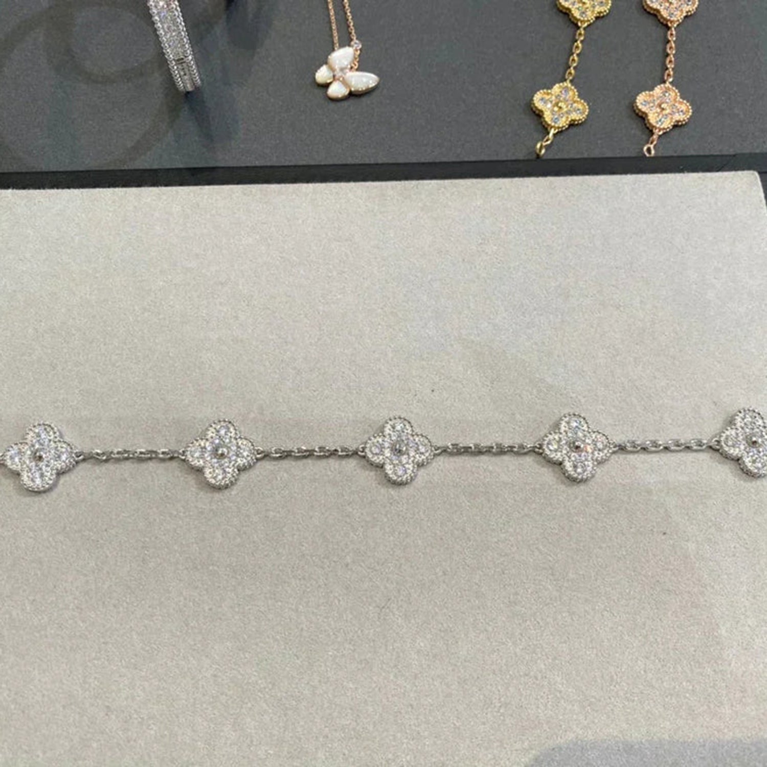 [Loco ] New  CLOVER 5 MOTIF FULL DIAMOND BRACELET COLLECTION