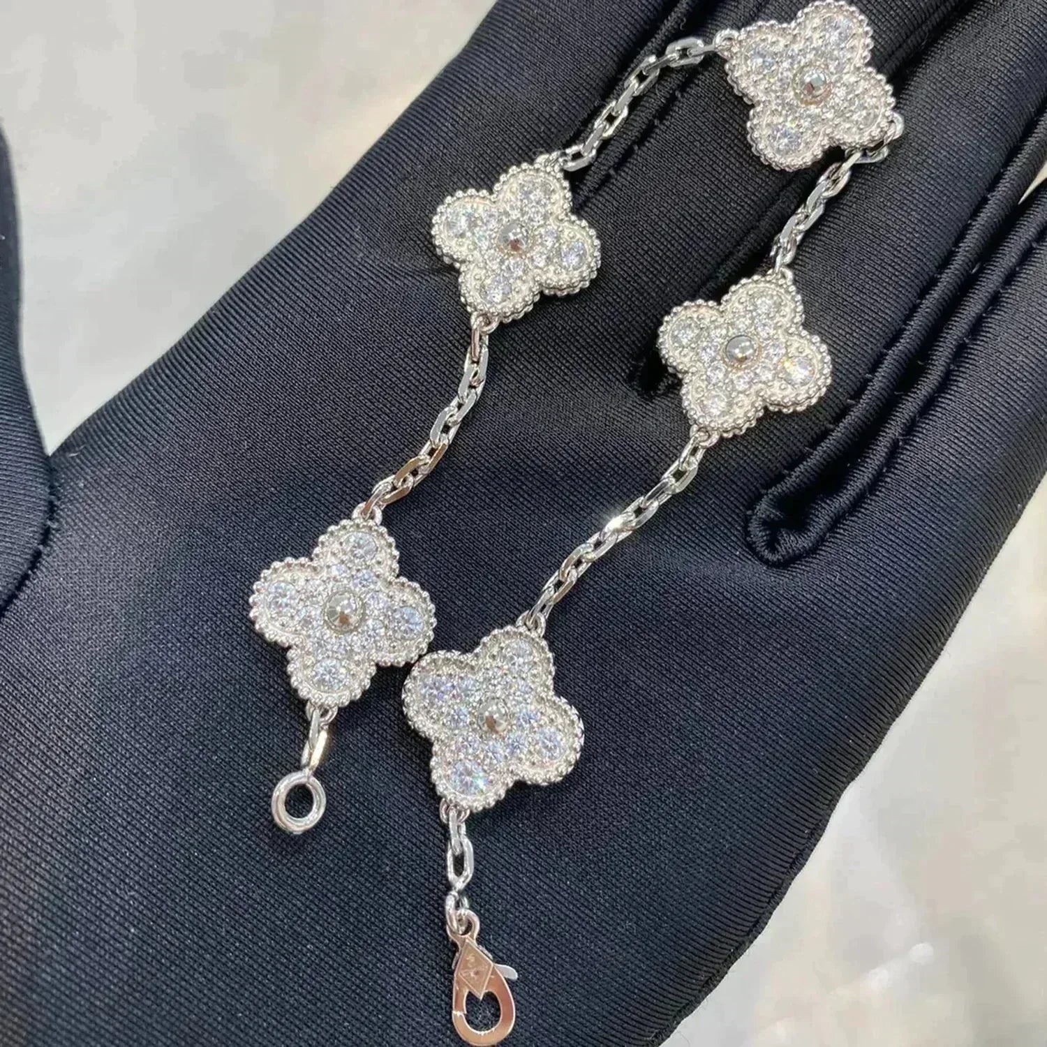 [Loco ] New  CLOVER 5 MOTIF FULL DIAMOND BRACELET COLLECTION