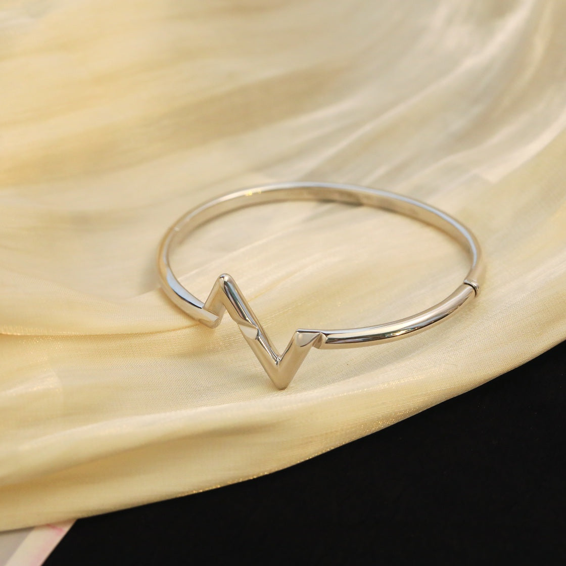 Loco VOLTE UPSITE DOWN BRACELET