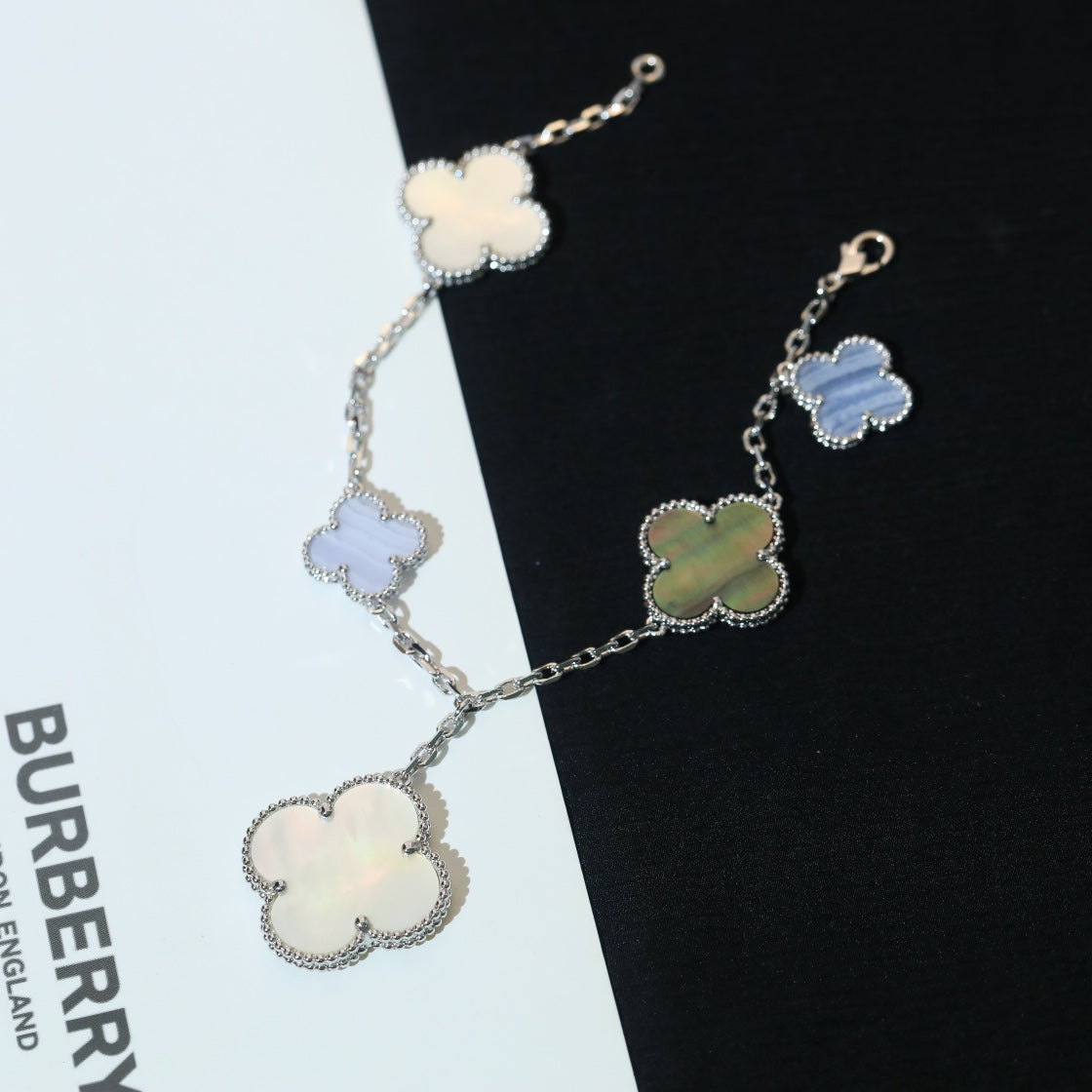 Loco CLOVER BRACELET 5 MOTIFS MOP CHALCEDONY SILVER