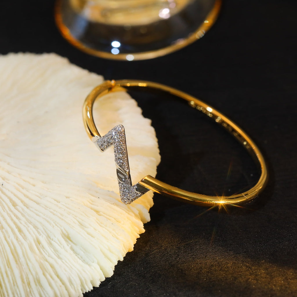Loco VOLTE UPSITE DOWN GOLD DIAMOND BRACELET