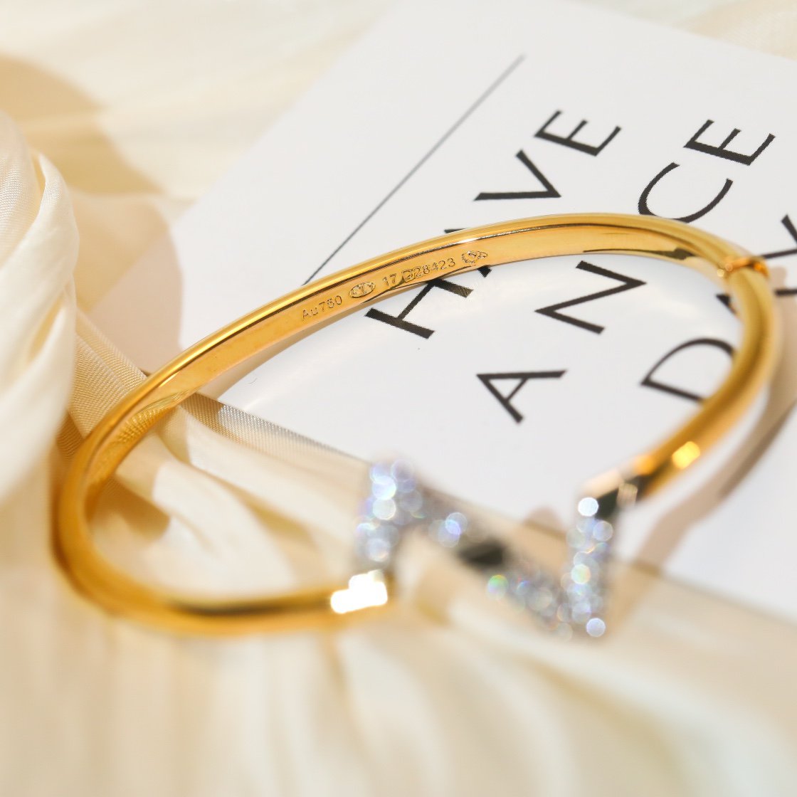 Loco VOLTE UPSITE DOWN GOLD DIAMOND BRACELET