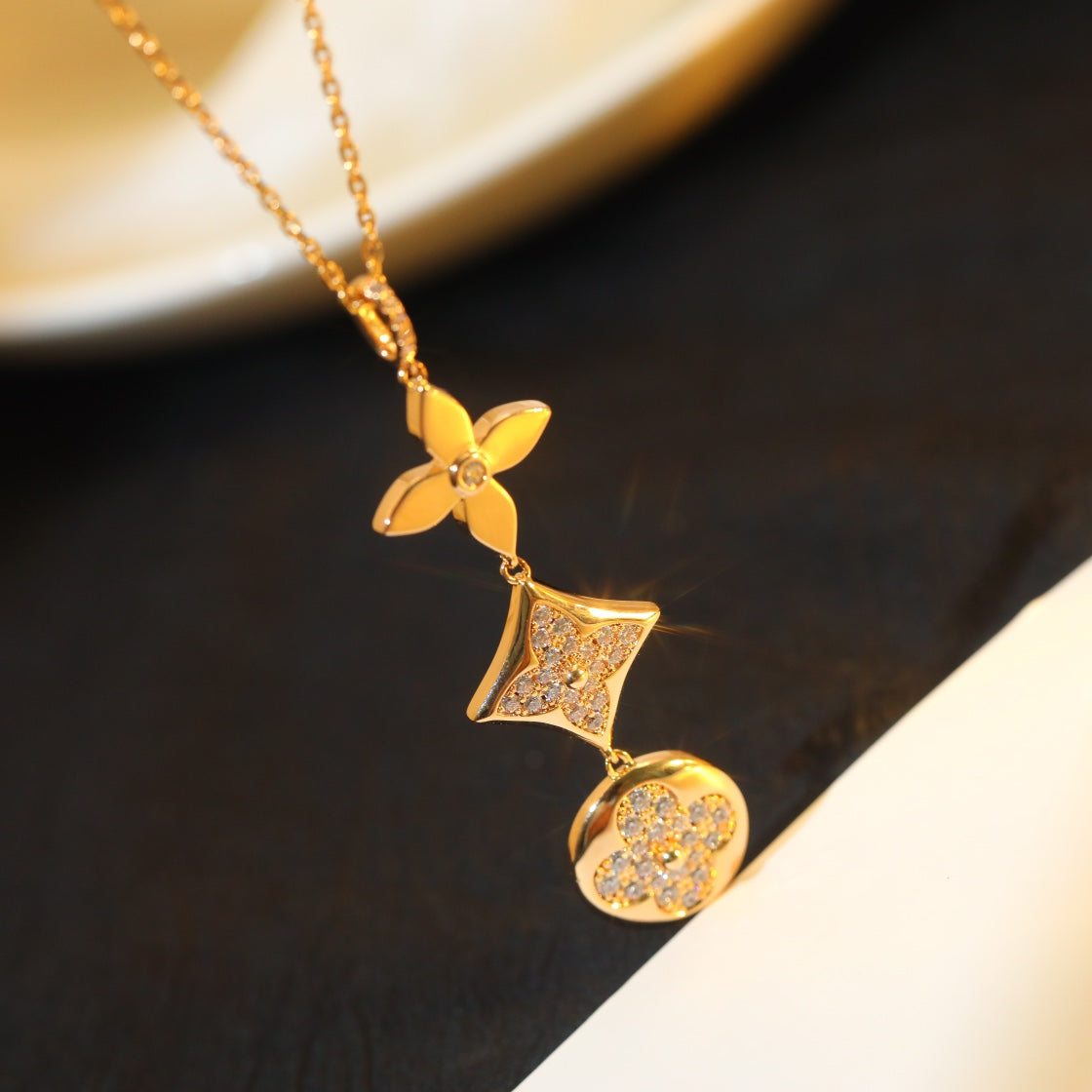 Loco STAR AND SUN DIAMOND PINK GOLD NECKLACE