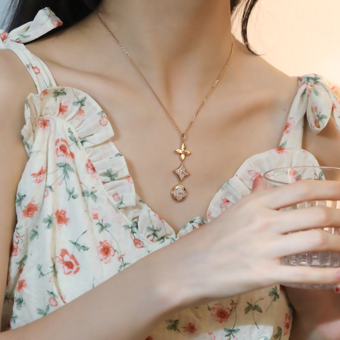 Loco STAR AND SUN DIAMOND PINK GOLD NECKLACE