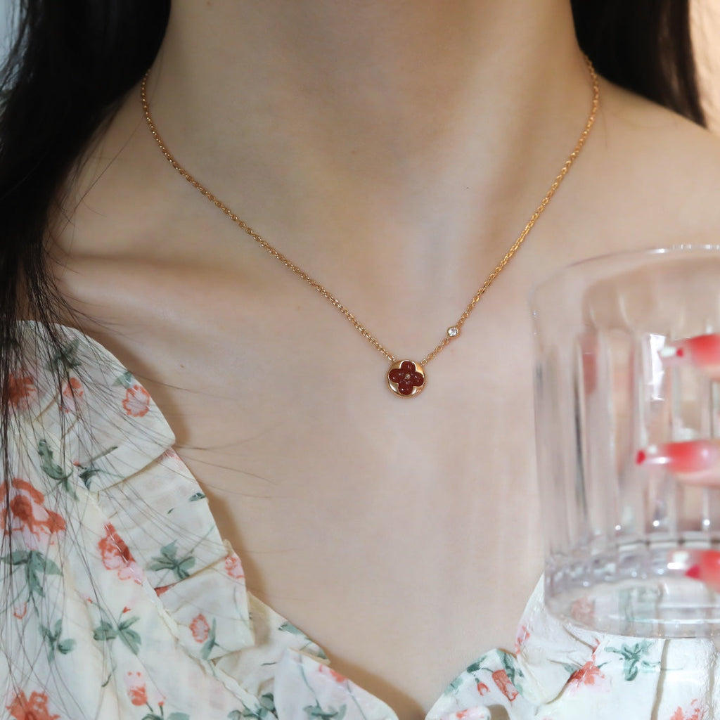 Loco SUN PEDANT PINK GOLD 1 DIAMOND NECKLACE