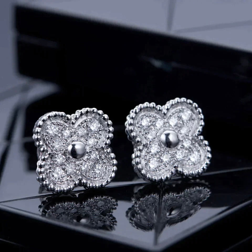 Loco CLOVER 1 MOTIFS DIAMOND STUD EARRINGS SILVER