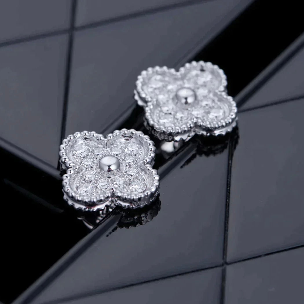 Loco CLOVER 1 MOTIFS DIAMOND STUD EARRINGS SILVER