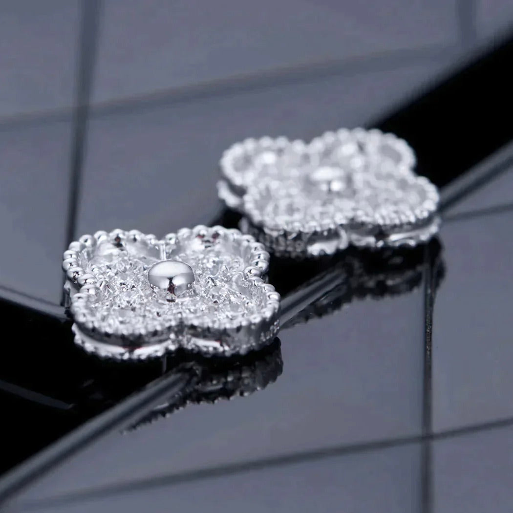 Loco CLOVER 1 MOTIFS DIAMOND STUD EARRINGS SILVER