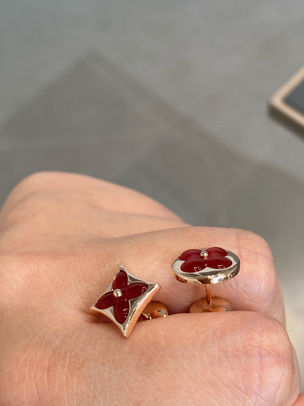 Loco STAR AND SUN PINK GOLD CARNELIAN STUD EARRINGS